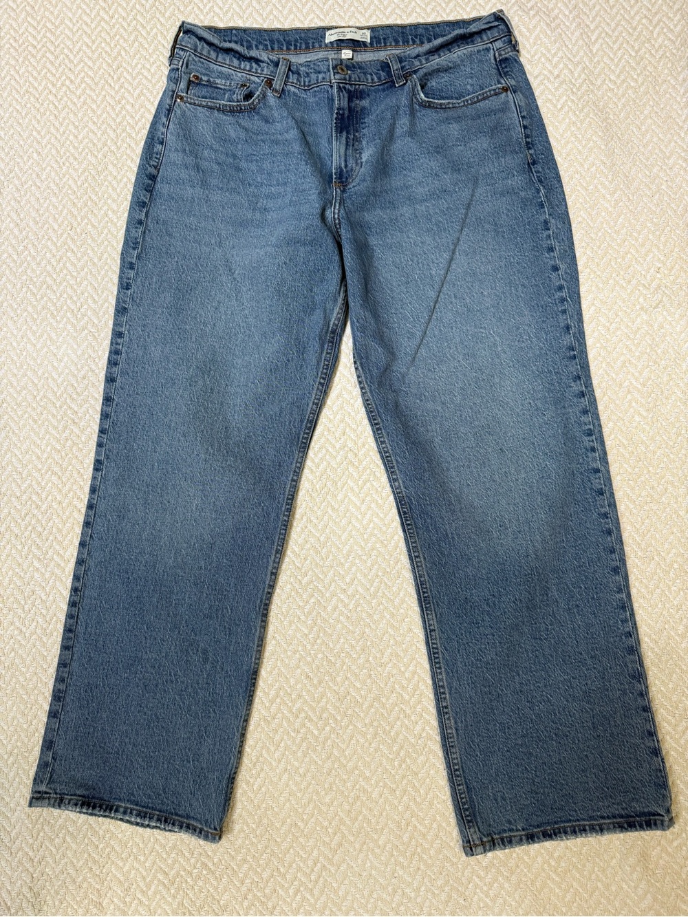 Abercrombie & Fitch Curve Love Baggy Low Rise Jeans Size 32 Regular - Picture 2 of 13